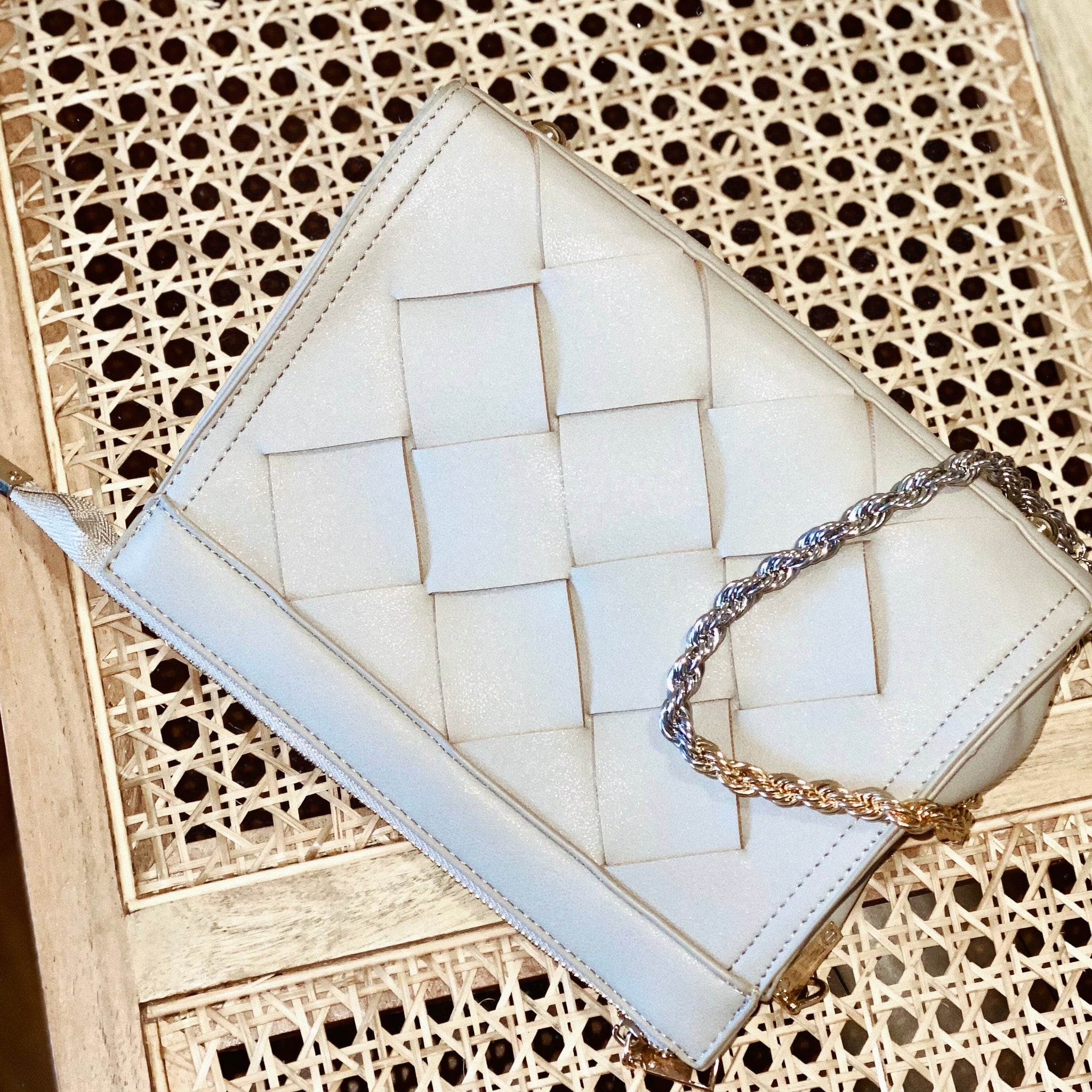TAUPE WOVEN CLUTCH BAG
